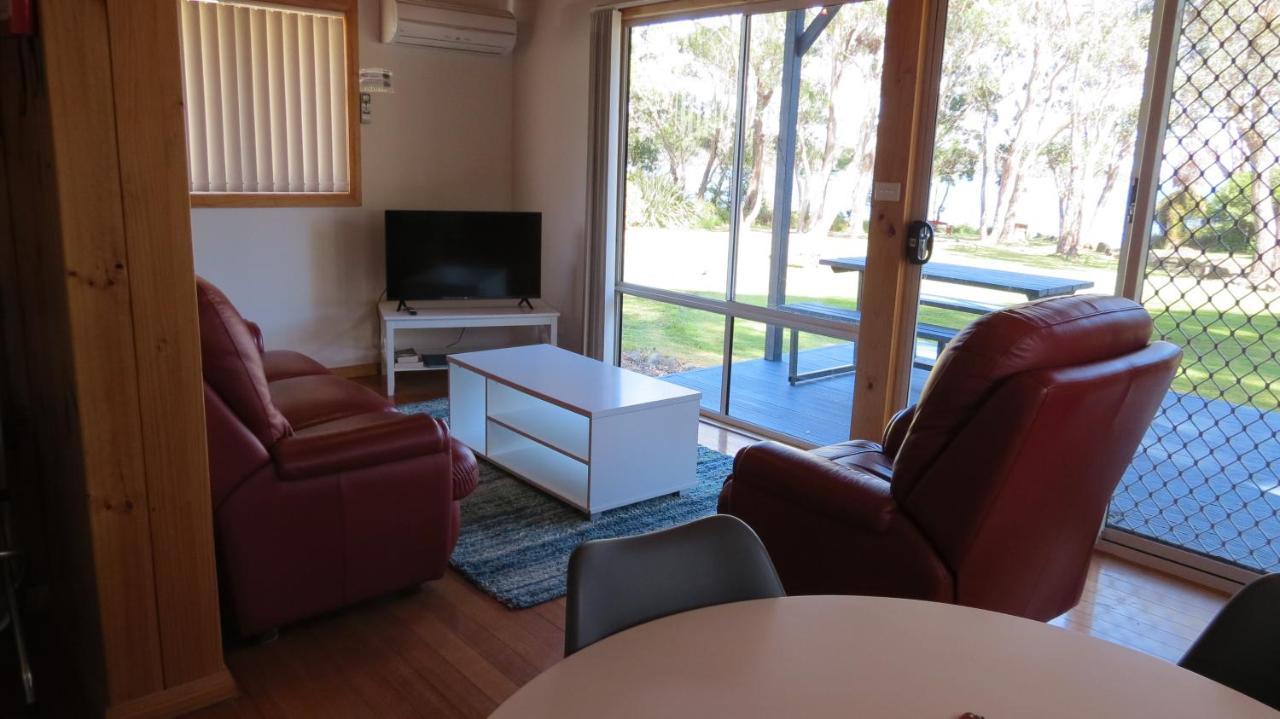 Four Seasons Waterfront Villas Taranna Esterno foto